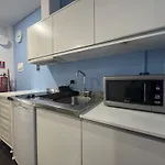 Sea Breeze Apartment *