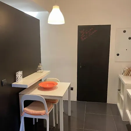 Sea Breeze Apartment *