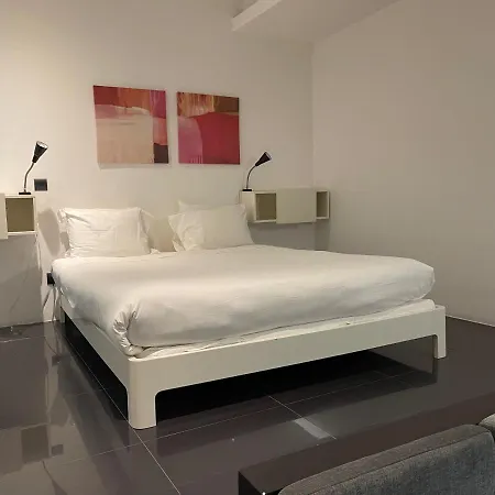 Sea Breeze Apartment *