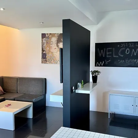Sea Breeze Apartment *