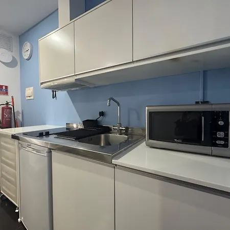 Sea Breeze Apartment *
