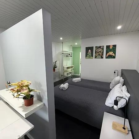 Sea Breeze Apartment *